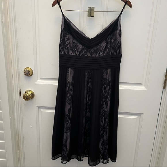 LOFT 8P Black Lace Midi Dress - Picture 4 of 12